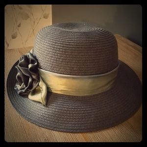 Cloche hat